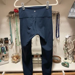 Lululemon Wunder Under Sz 8